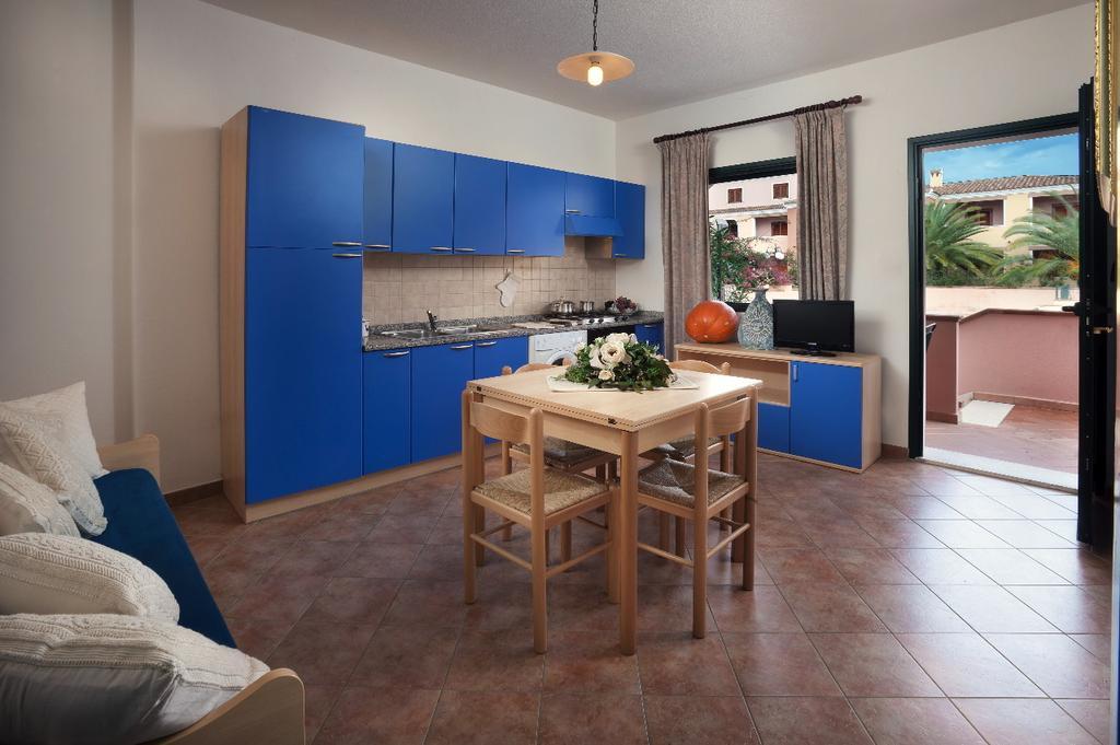 Appartamenti Le Ginestre E Gli Oleandri Cala Liberotto Habitación foto